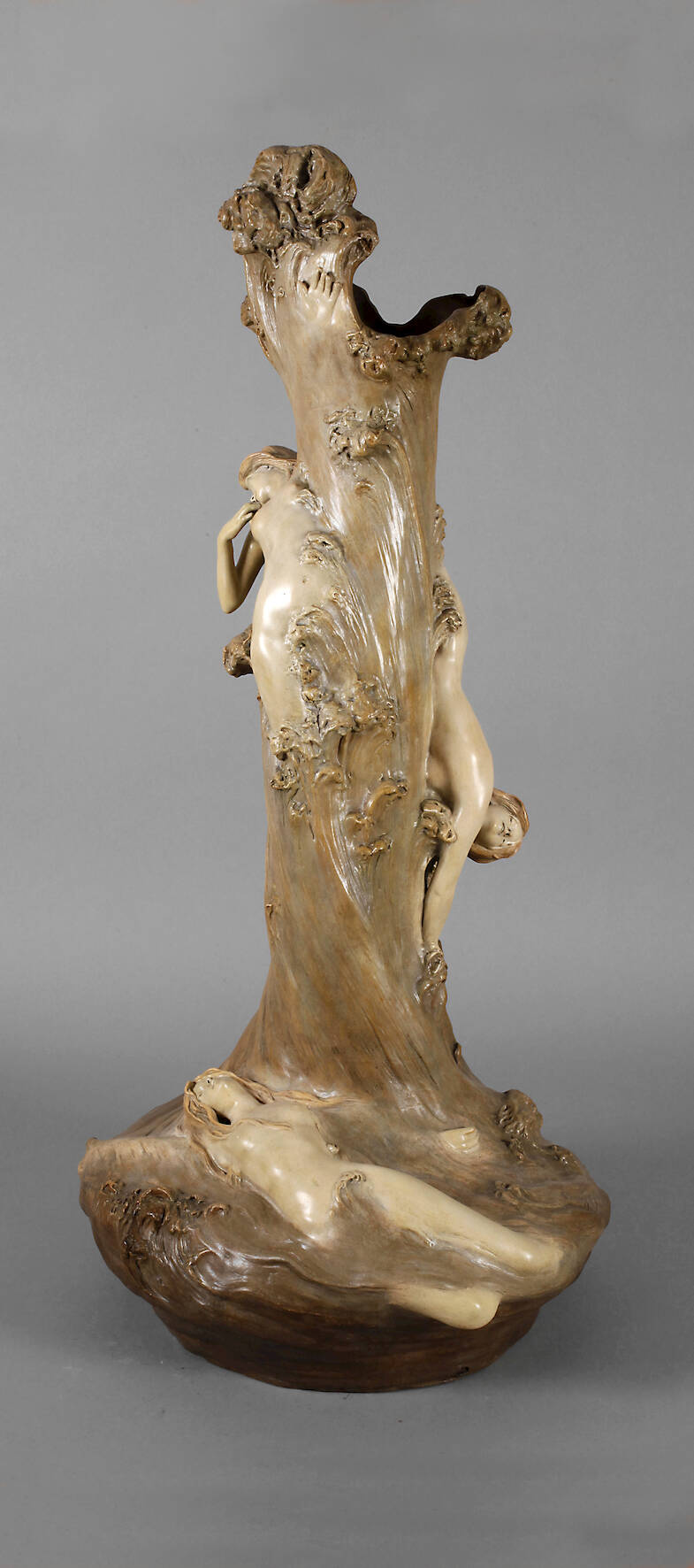 Goldscheider übergroße Bodenvase Nereiden