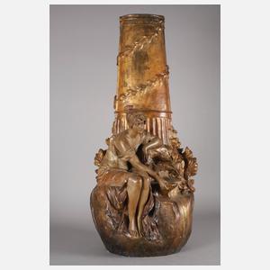 Goldscheider Wien große Bodenvase Frau am Brunnen