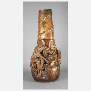 Goldscheider Wien große Bodenvase Frau am Brunnen