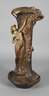 Große Bodenvase mit plastischer Frauenfigur