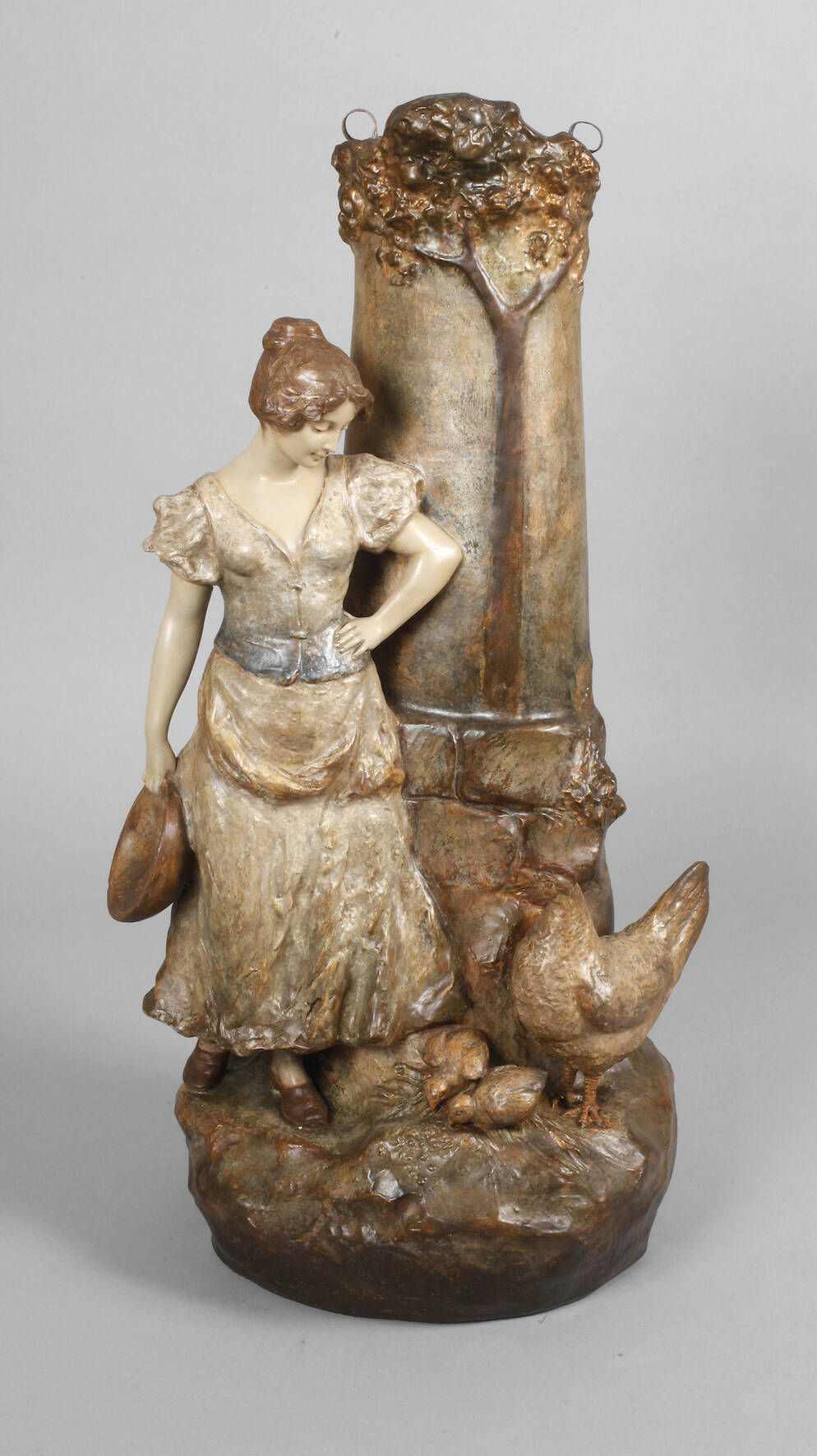 Goldscheider Wien große Vase Magd mit Hühnern