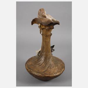 Goldscheider stehender Mädchenakt am Vasenkorpus