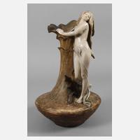 Goldscheider stehender Mädchenakt am Vasenkorpus111