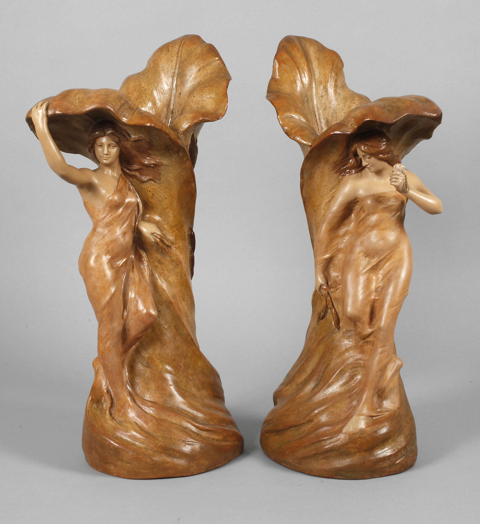 Vasenpaar mit Nereiden