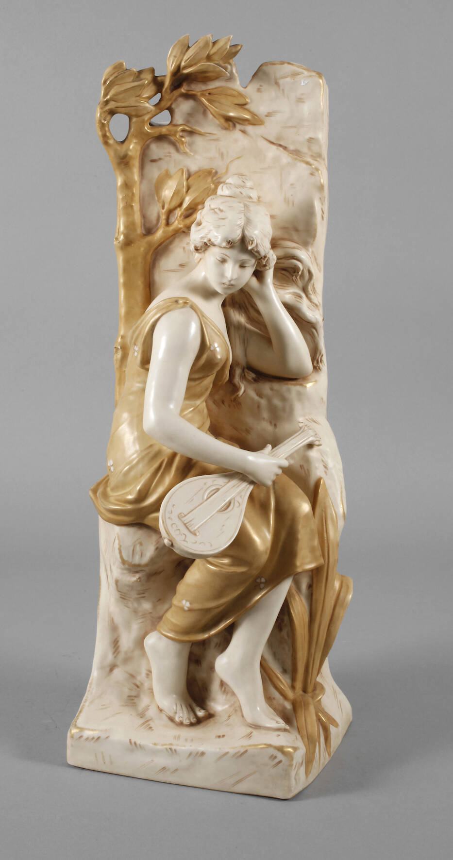 Royal Dux Böhmen Lautespielerin