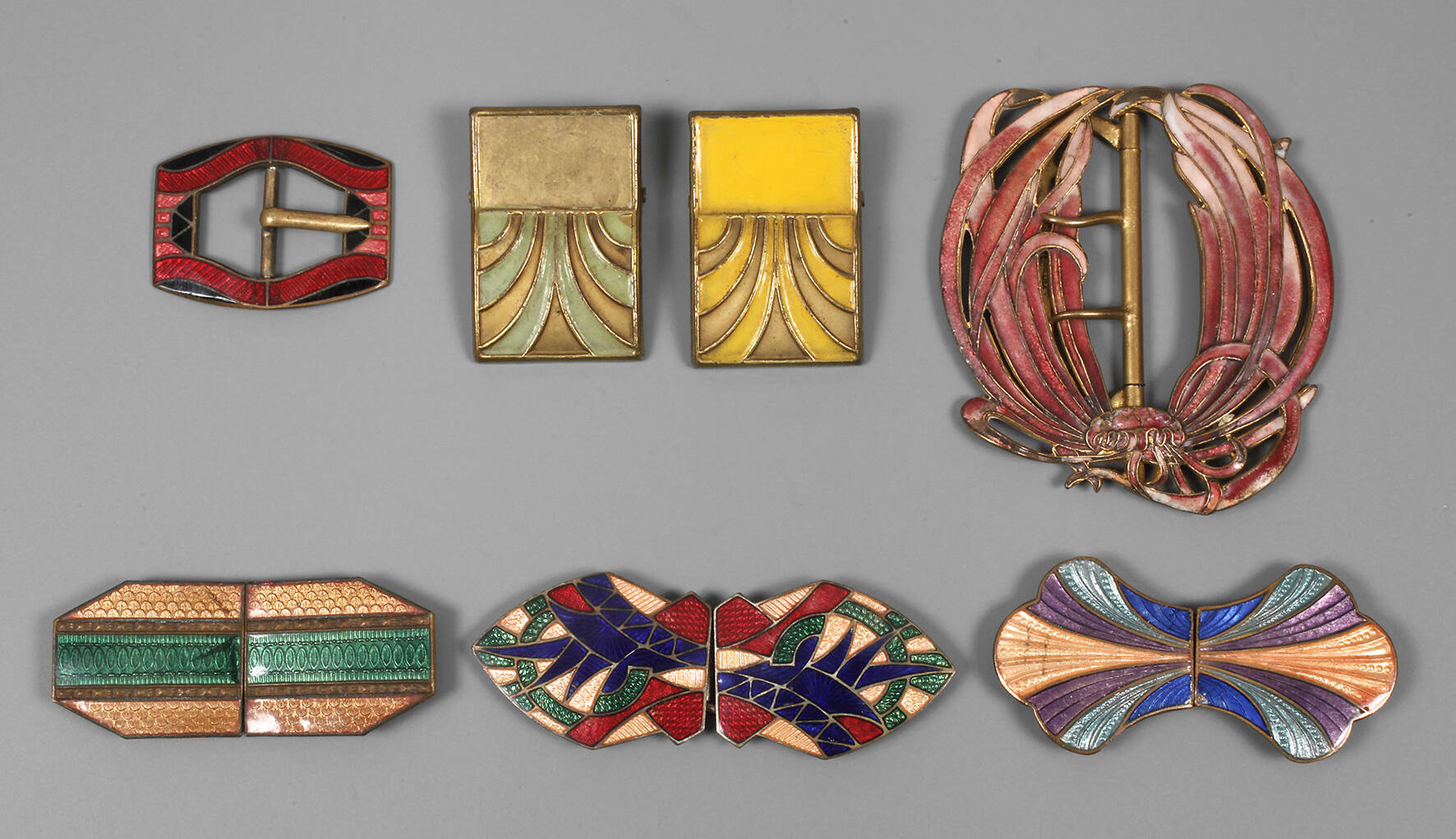 Gürtelschnallen und Clips