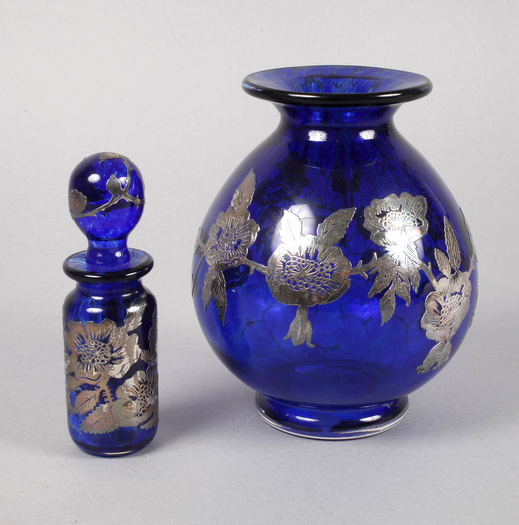 Vase und Flakon mit galvanischer Silberauflage