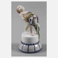 Fraureuth "Putte mit Blumen auf Sockel"111