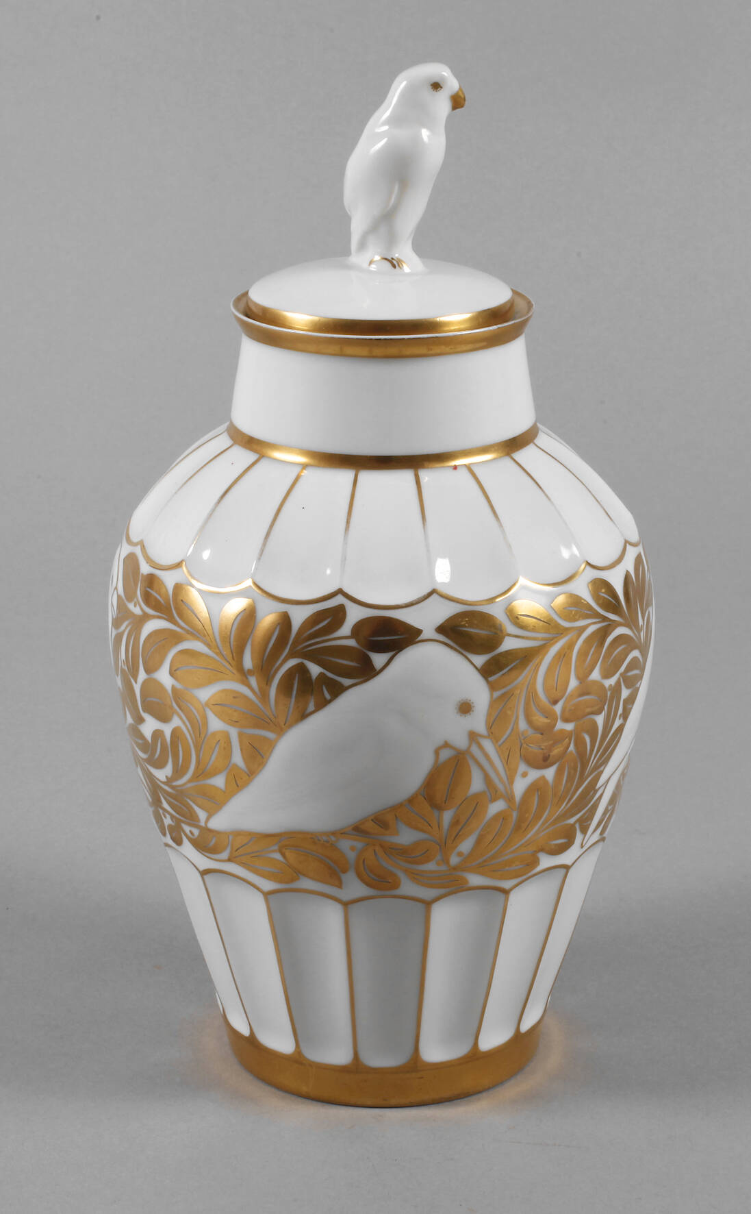 Hutschenreuther Deckelvase mit Vogelknauf