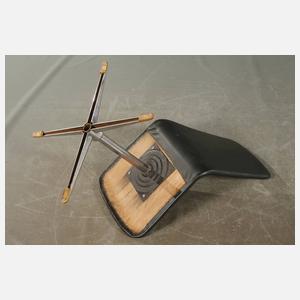 Esstisch und vier Stühle