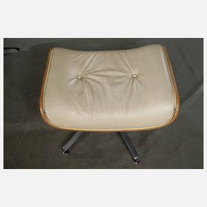 Lounge Chair und zwei Ottomanen