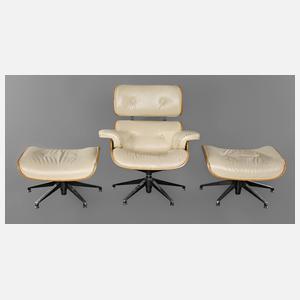 Lounge Chair und zwei Ottomanen