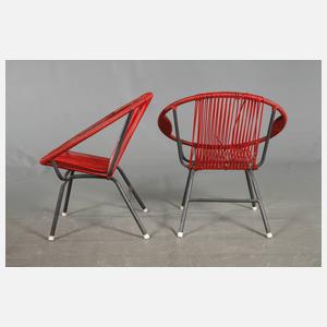 Zwei Spaghetti-Stühle