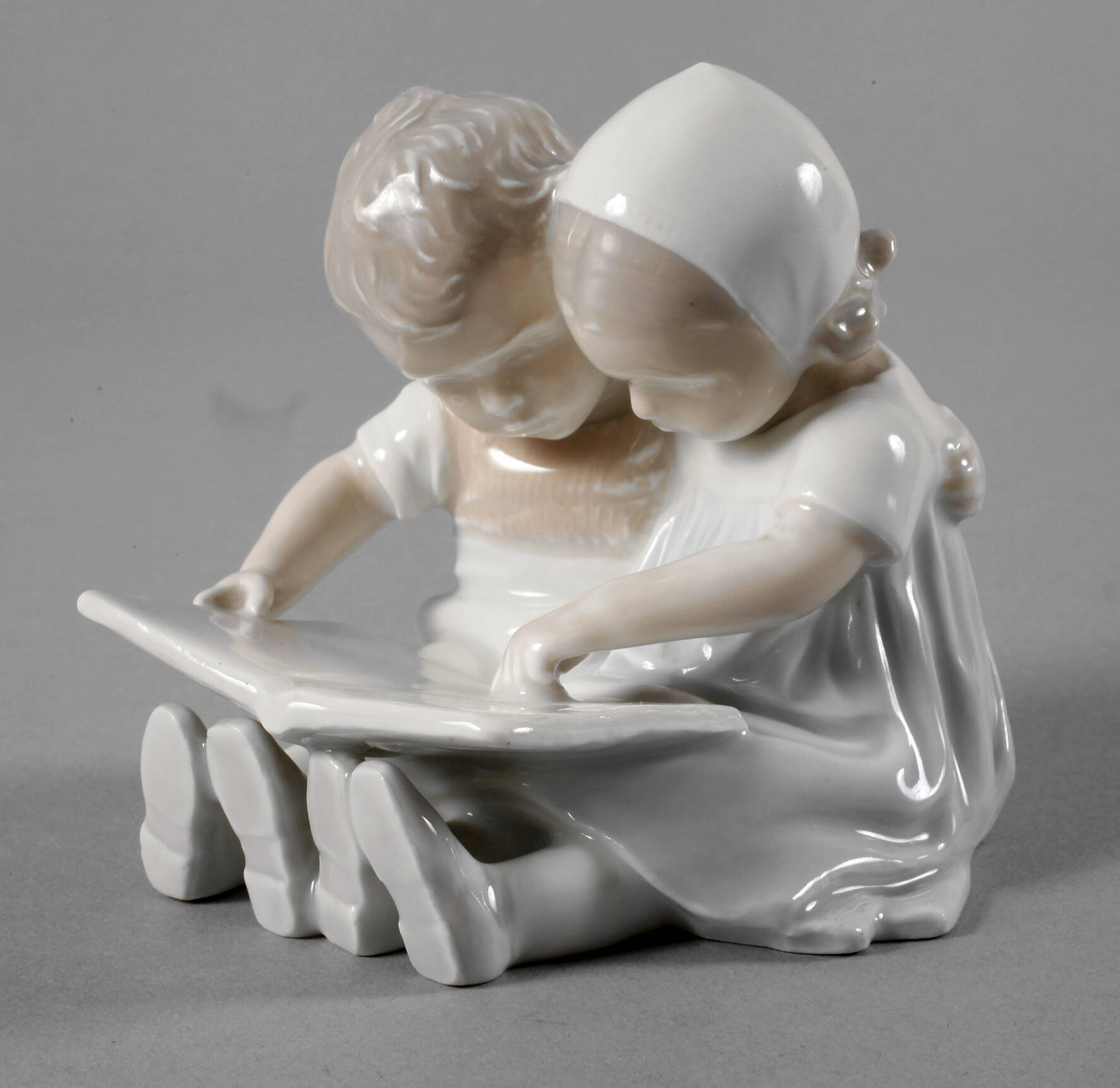 Kopenhagen "Lesendes Geschwisterpaar"