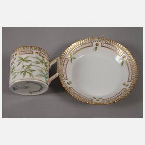 Kopenhagen Mokkatasse mit Untertasse "Flora Danica"