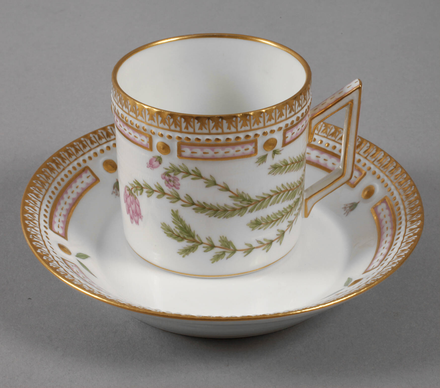 Kopenhagen Kaffeetasse und Untertasse "Flora Danica"