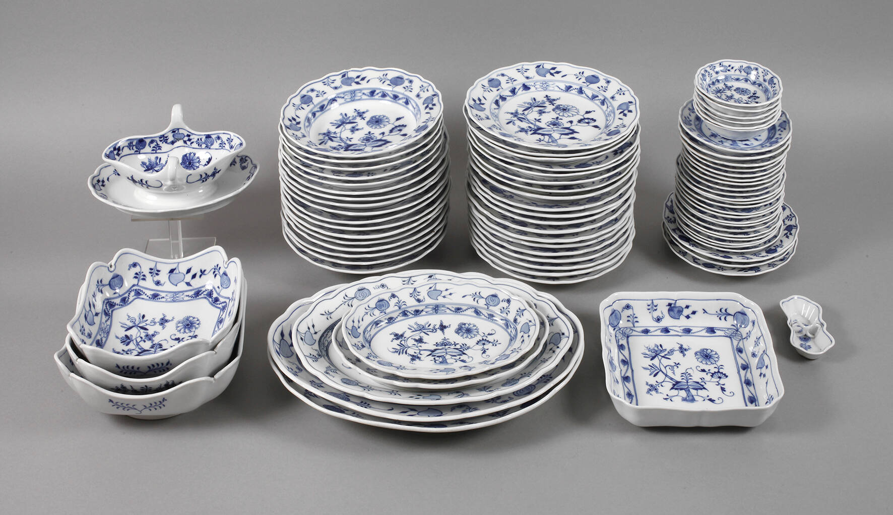 Meissen großes Speiseservice "Zwiebelmuster"