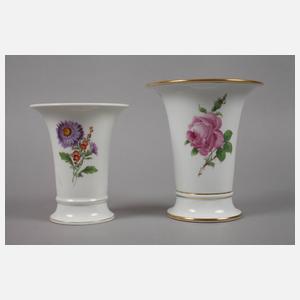 Meissen zwei Trichtervasen Blumenmalerei