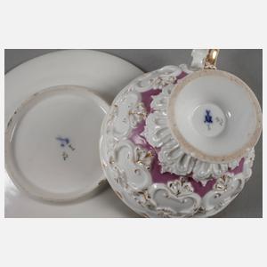 Meissen Prunktasse mit Reliefdekor