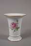 Meissen Tortenplatte und Vase "Rote Rose"