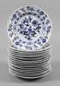 Meissen 16 Suppenteller "Zwiebelmuster"