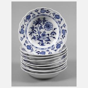 Meissen neun Suppenteller "Zwiebelmuster"