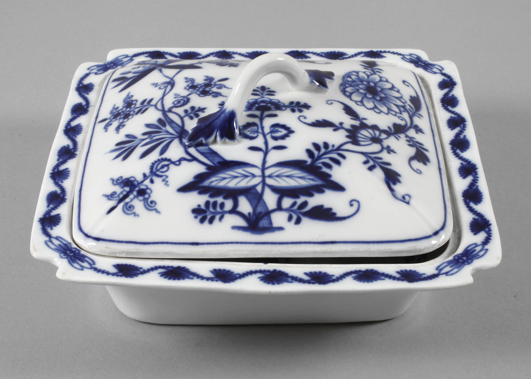 Meissen Deckelschüssel "Zwiebelmuster"