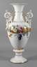 Übergroße Prunkvase mit Blumenmalerei