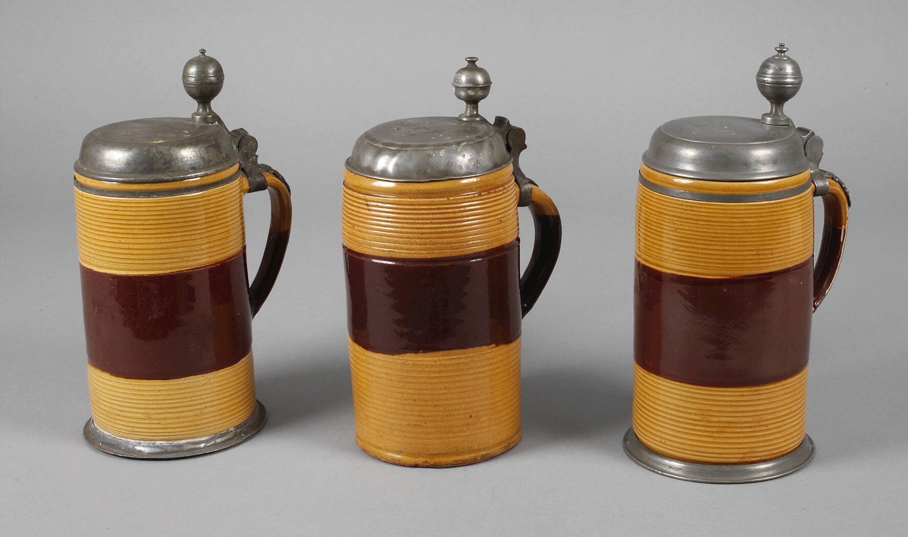 Drei Rochlitz-Lunzenauer "Honigkrüge"