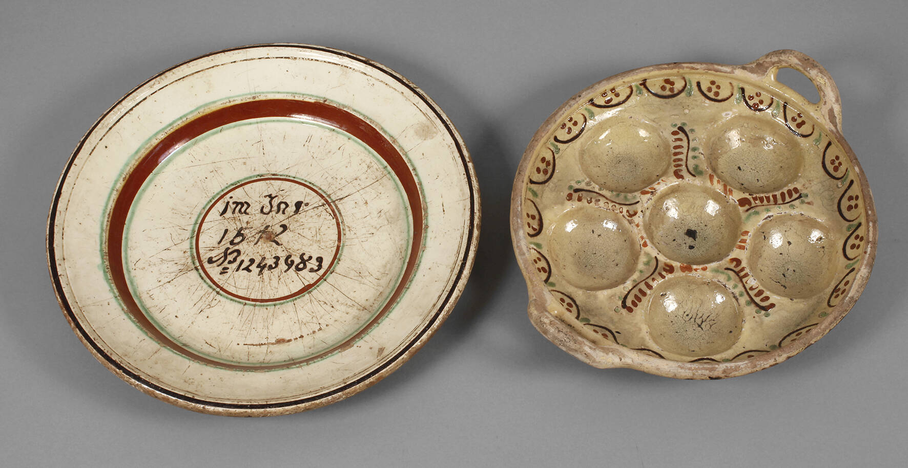 Zwei Teile Bauernkeramik