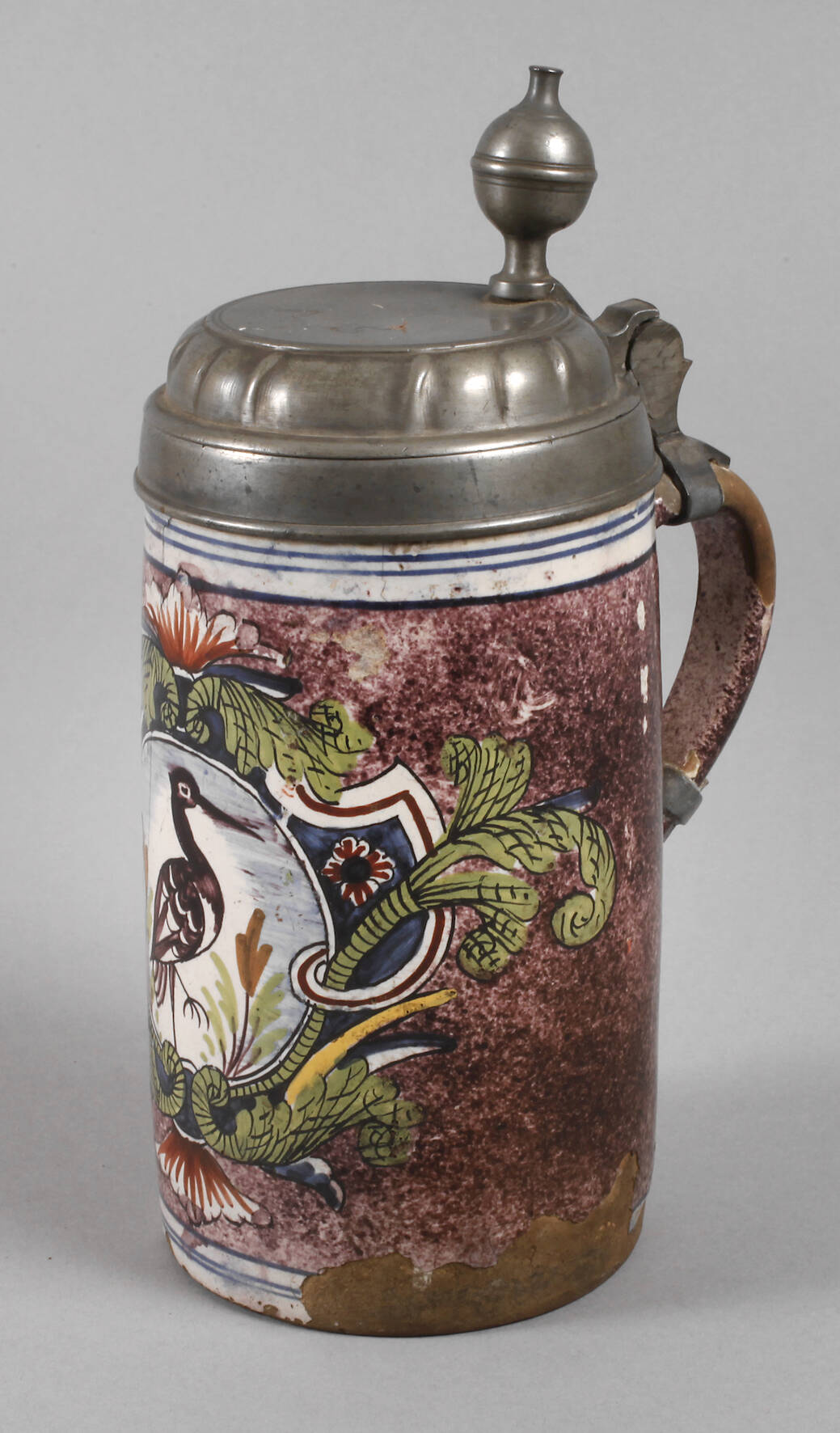 Erfurter Fayencewalzenkrug mit Vogelmotiv