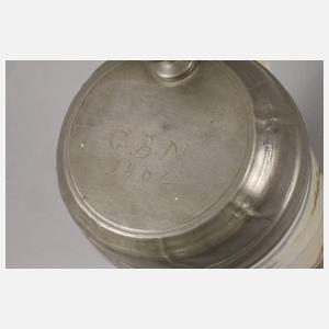 Walzenkrug mit springendem Hirsch