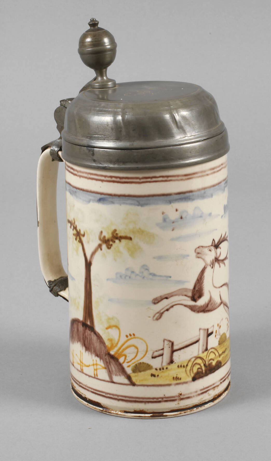 Walzenkrug mit springendem Hirsch