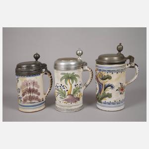 Drei Fayencewalzenkrüge