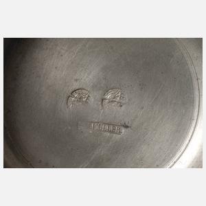 Drei Fayencewalzenkrüge