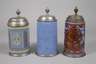 Drei Fayencewalzenkrüge
