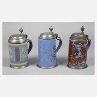 Drei Fayencewalzenkrüge111