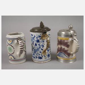 Drei Fayencewalzenkrüge