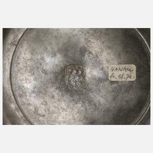 Drei Fayencewalzenkrüge