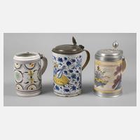 Drei Fayencewalzenkrüge111