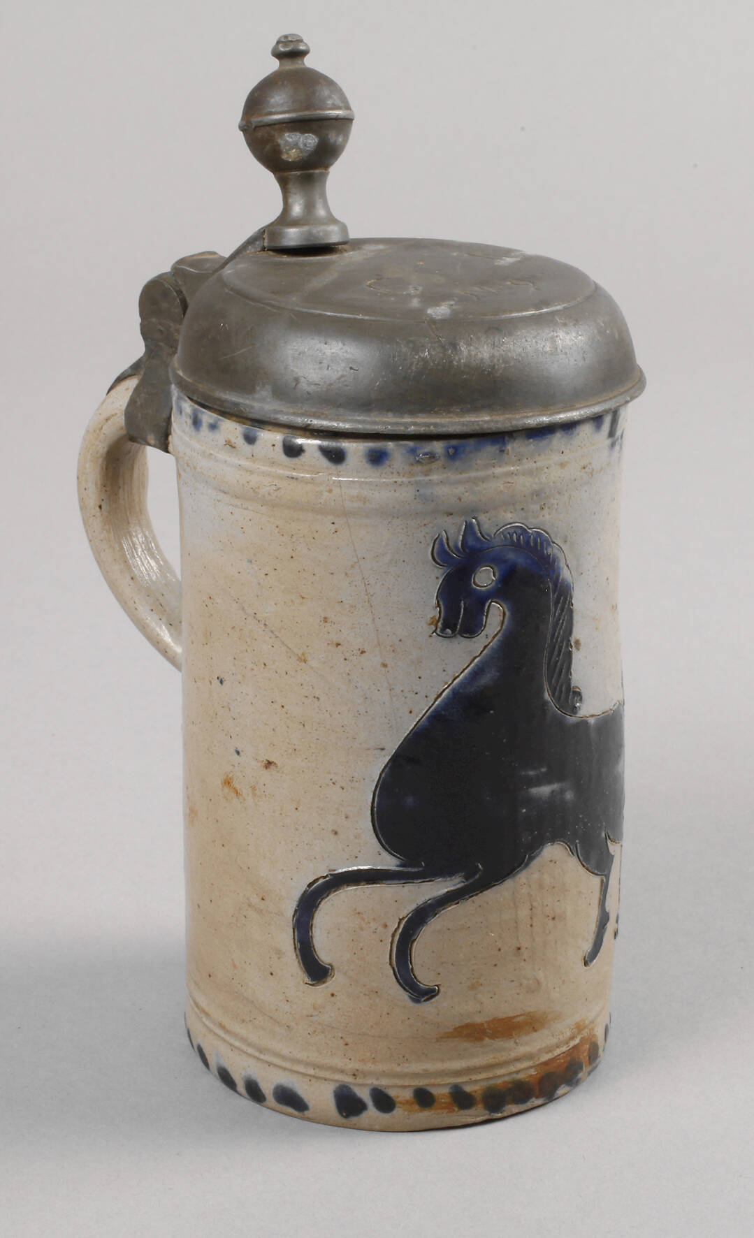 Westerwald barocker Walzenkrug