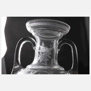 Böhmen jagdliche Henkelvase mit Tiefschnittdekor