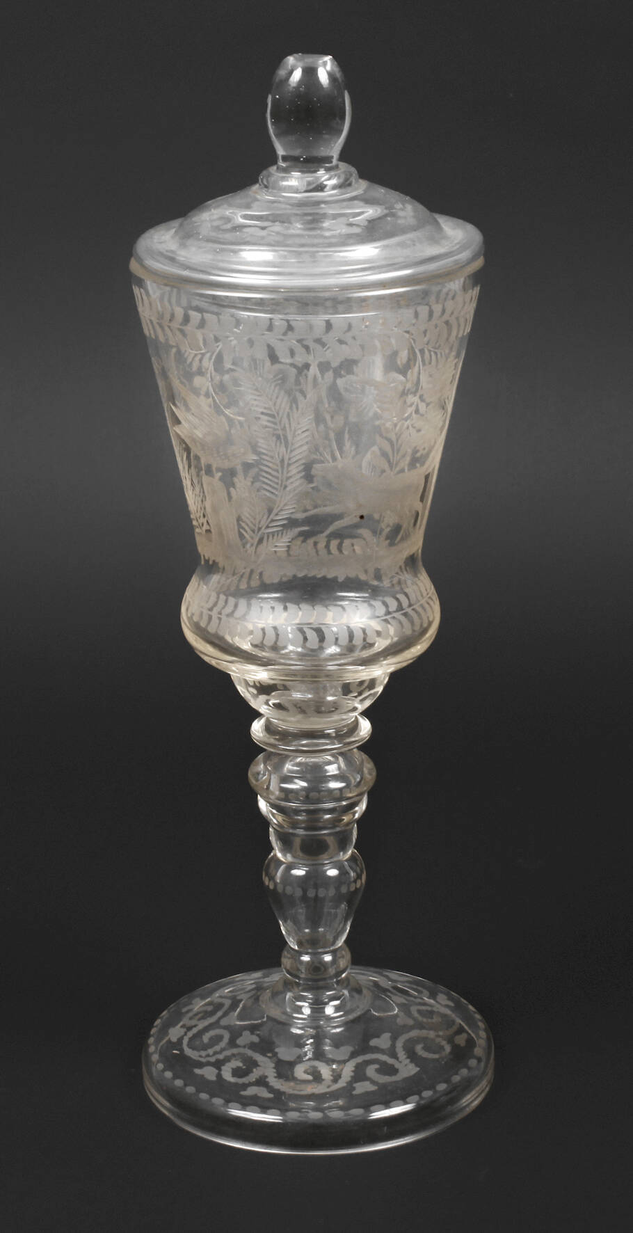 Großer jagdlicher Deckelpokal