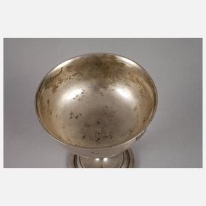 Silberkelch mit floralem Dekor