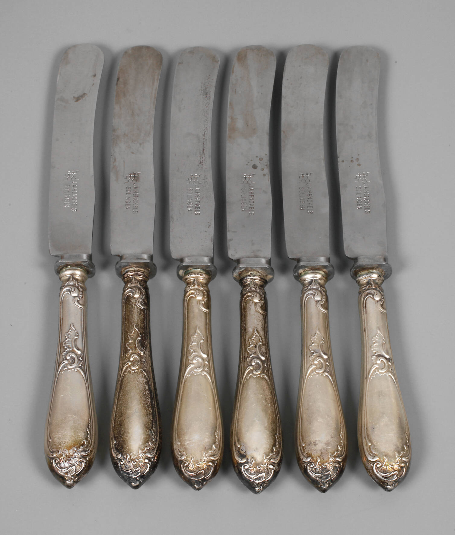 Sechs Silbermesser