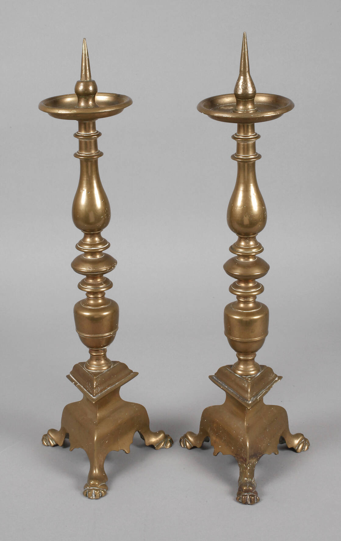 Paar große barocke Altarleuchter