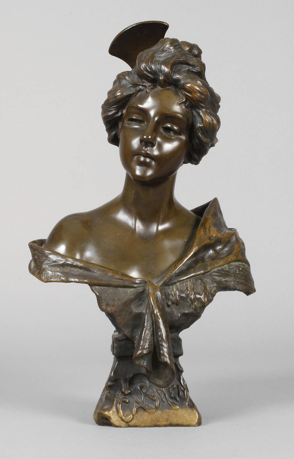 Emmanuel Villanis, Damenbüste "Carmen"