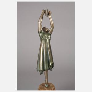 Luce, Tänzerin mit Tschinellen