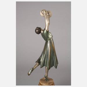 Luce, Tänzerin mit Tschinellen