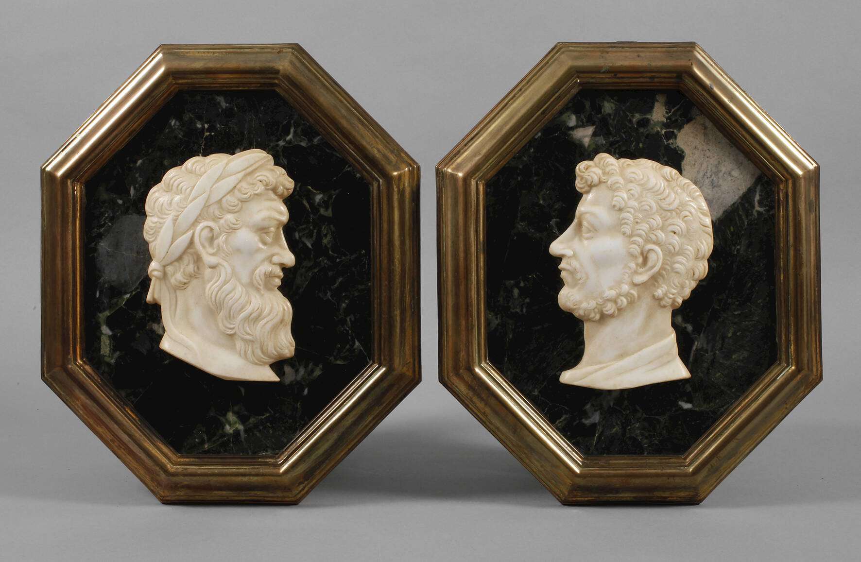 Paar antikisierende Herrenportraits